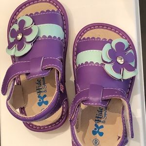 Hide & Squeak Toddler Sandal Shoes